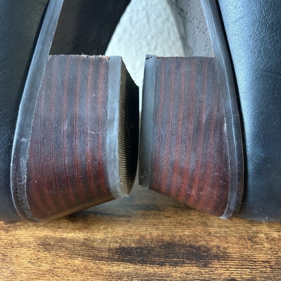 Vionic Women’s 11W Wide Jolene Black Ankle Boots Weather Resistant Leather Zip - Picture 6 of 13